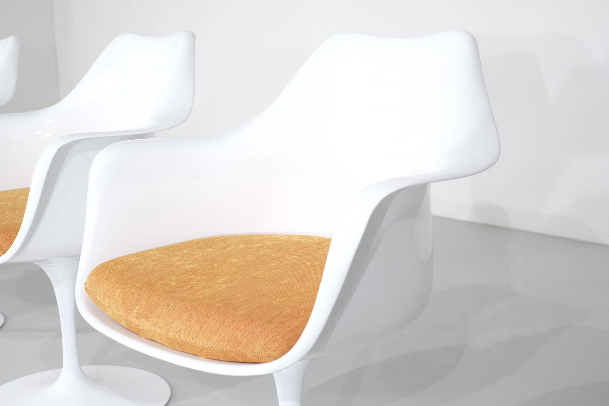 Set of 4 Tulip armchairs by Eero Saarinen for Knoll International - 1960s