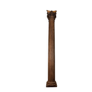 Colonne en chêne sculpté,