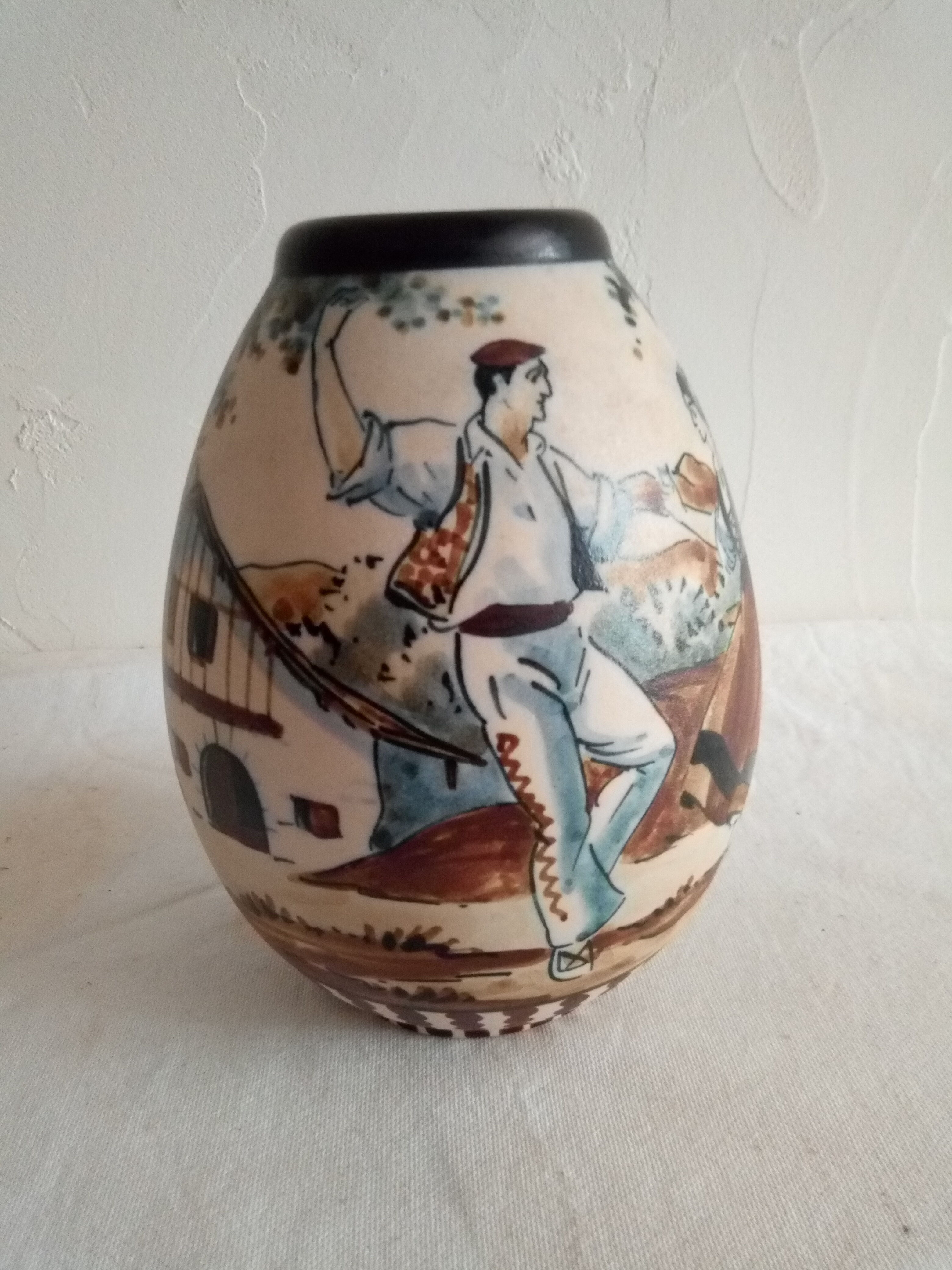 Ciboure sandstone vase by R. Berne.