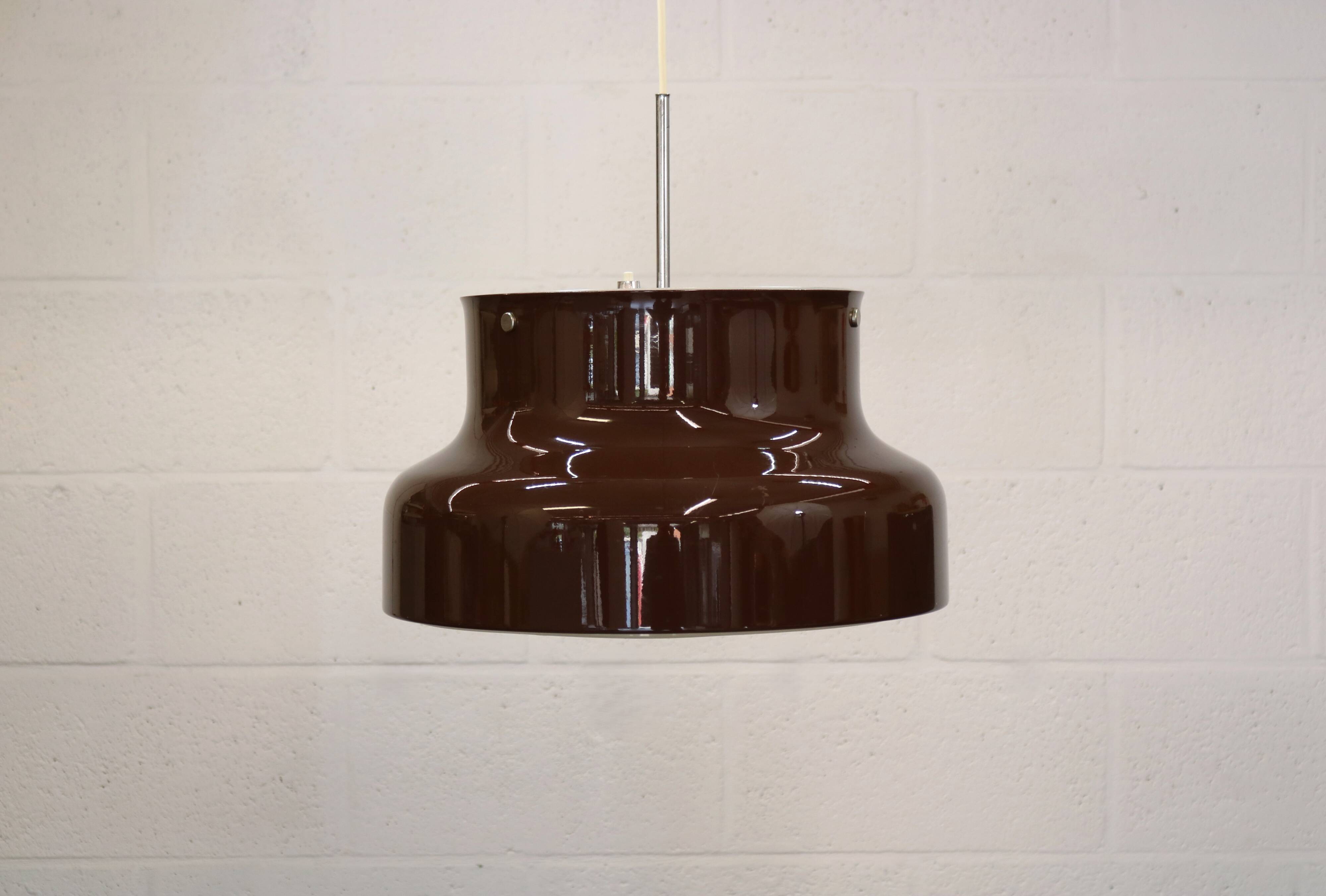 Suspension Bumling marron chocolat par Ateljé Lyktan conçue par Anders Pherson