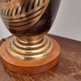 Tulip shaped table lamp