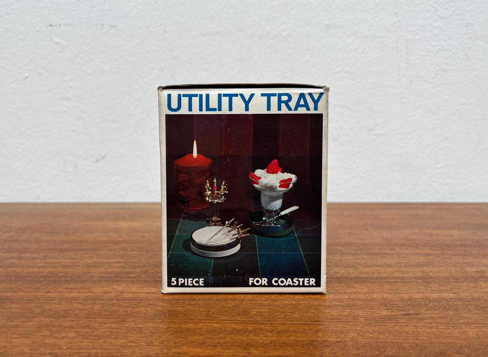 Plateaux bols utilitaires en métal et mélamine style Espace - Milieu du siècle, années 1960, lot de 5