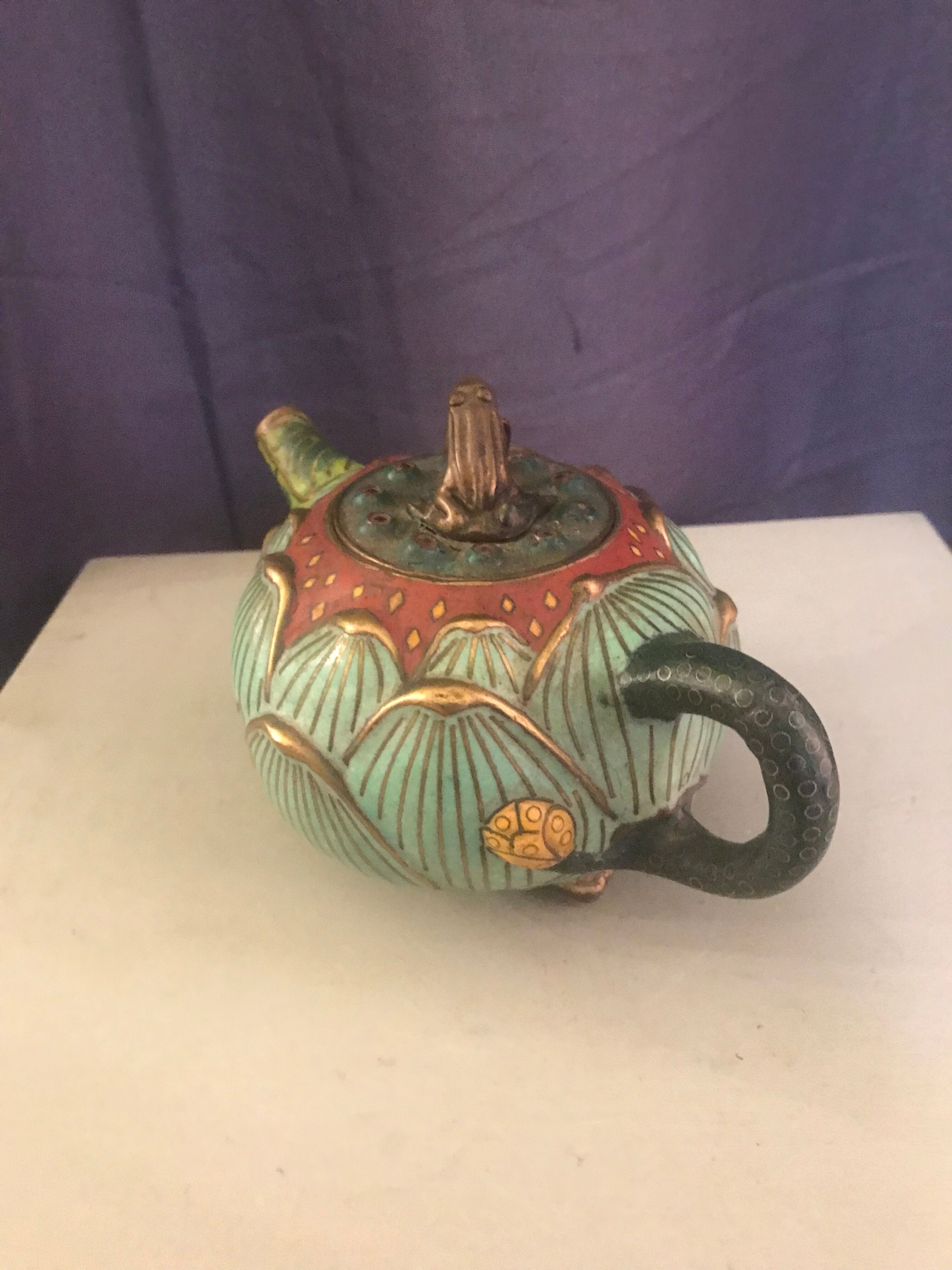 Cloisonnée tea in the shape of lotus flower