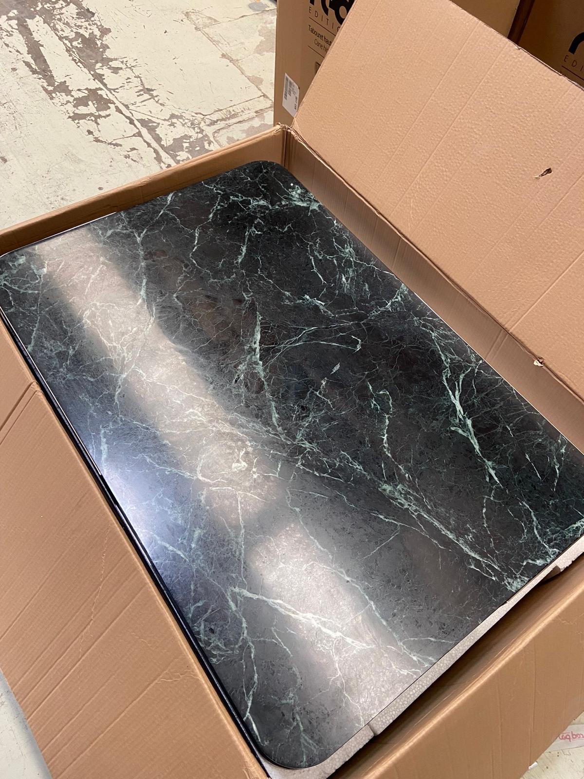 Table lounge large marbre vert inox Red Edition