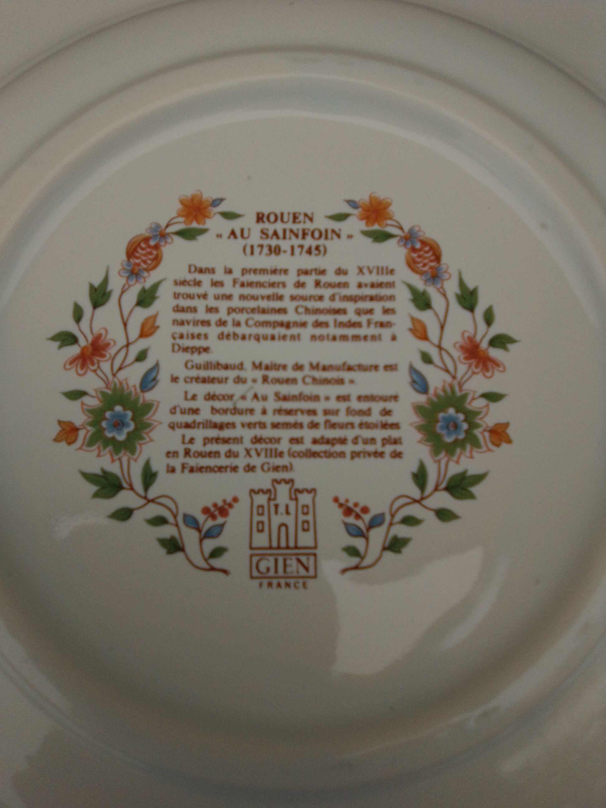 Hollow round dish in Gien earthen earthen pattern Sainfoin diam 31 cm