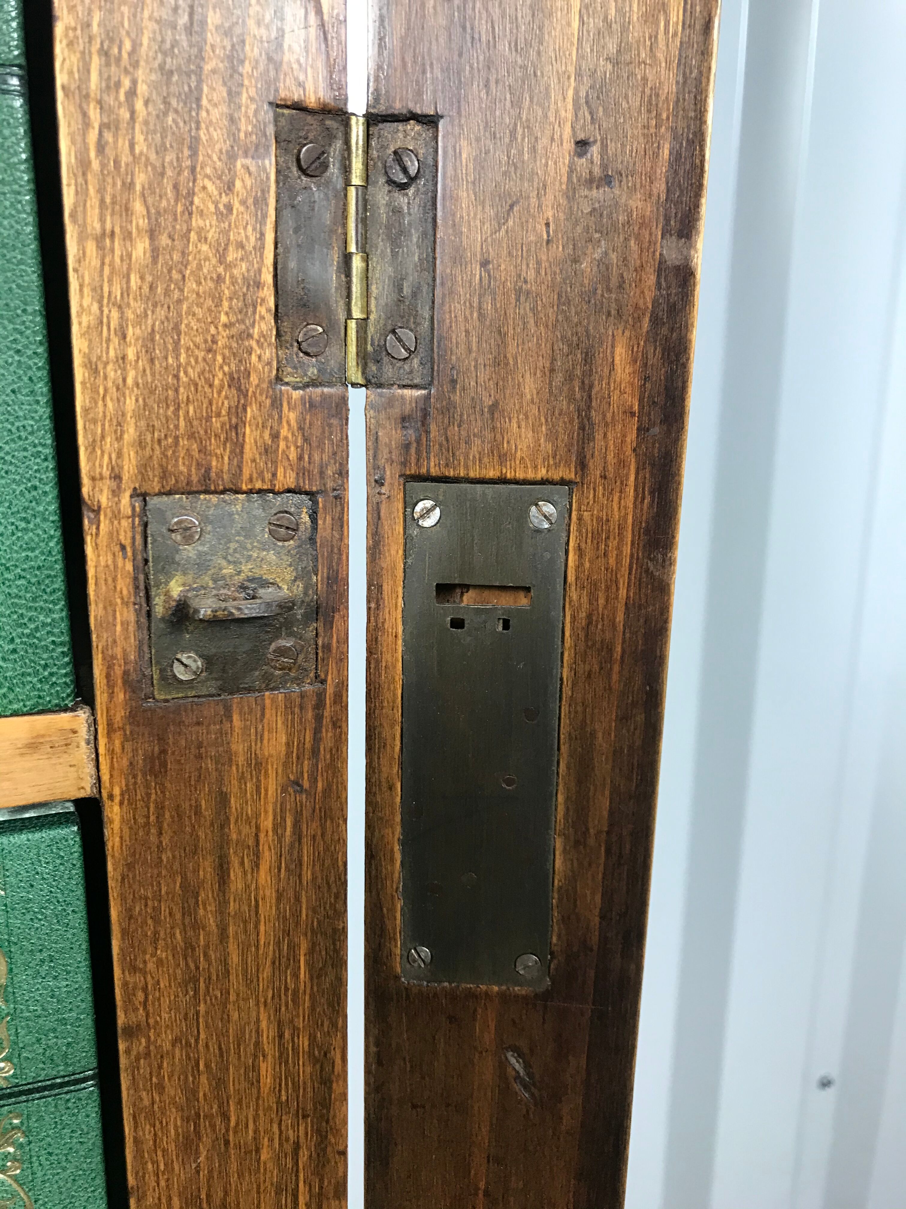 Green leather and walnut cardboard Louis Philippe