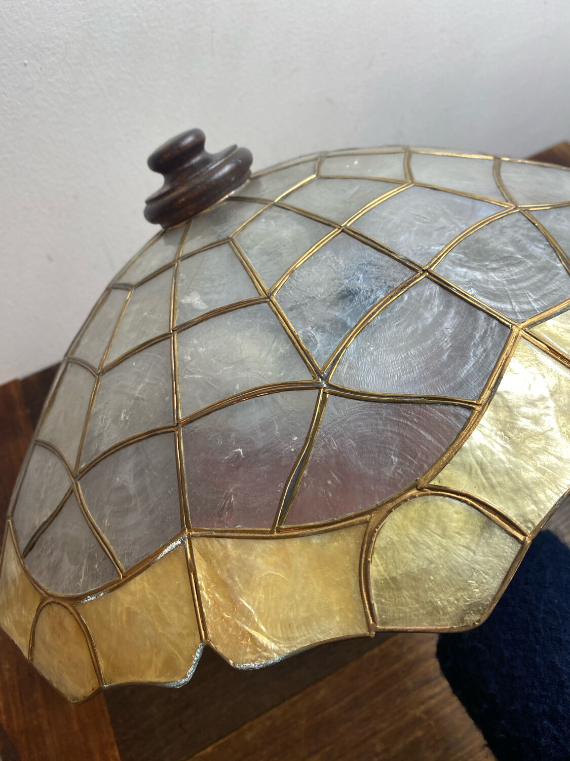 Ceiling light in mother-of-pearl and brass