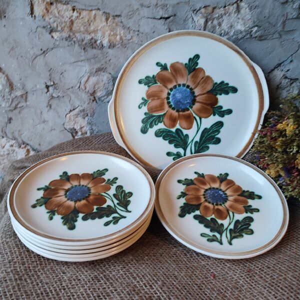 Ensemble de 6 assiettes à dessert et un grand plat Gien, modèle Bangui