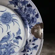 Chinese Kangxi blue and white plate with silver handle – ca. 1700