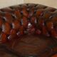 Paire de canapés Chesterfield antiques restaurés en cuir Boudreaux