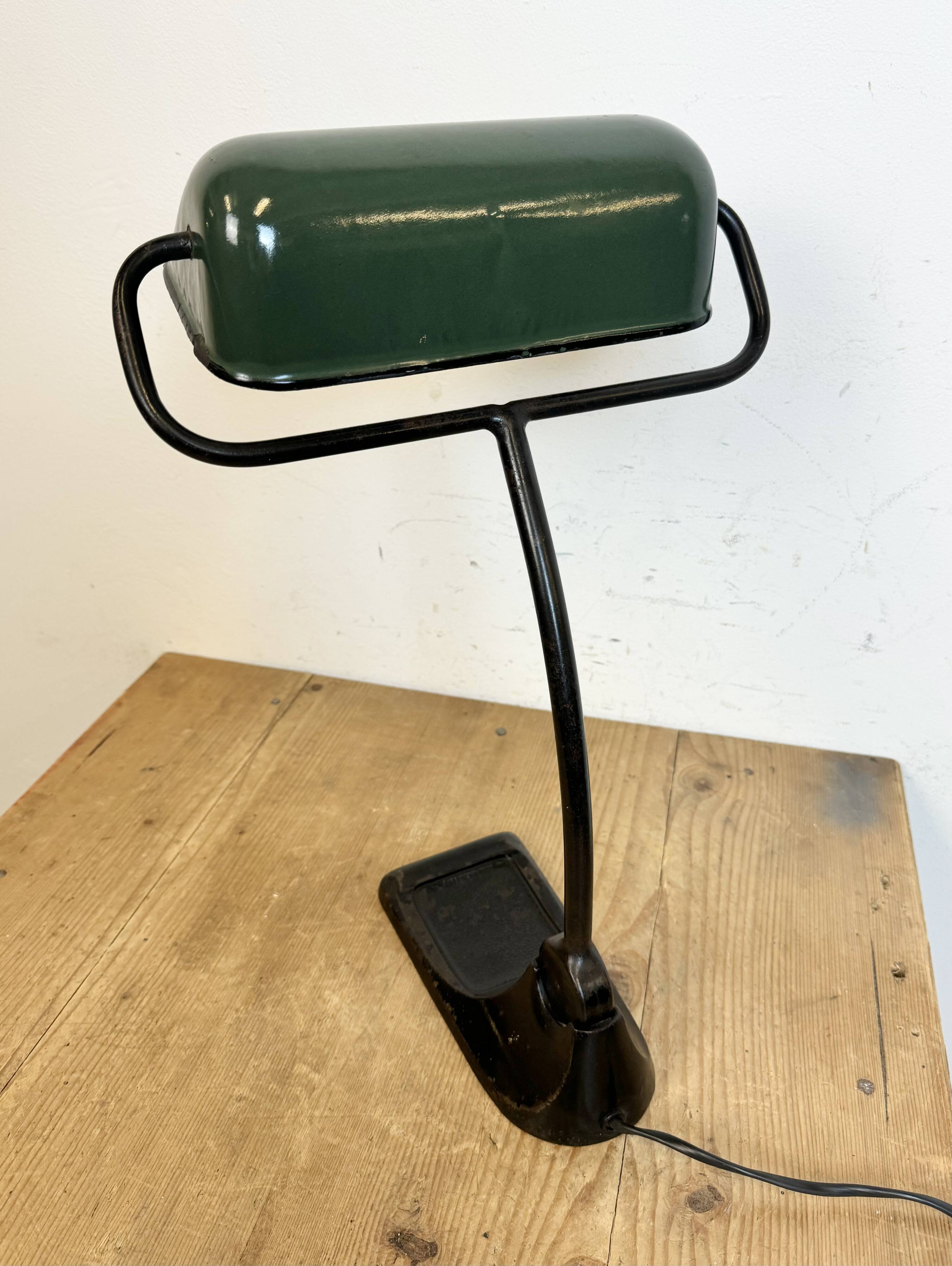 Lampe de Banque Vintage en Émail Vert de BUR, 1930s