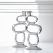 Paire de bougeoirs design par Matthew Hilton