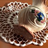 Vase forme pichet style rococo en céramique
