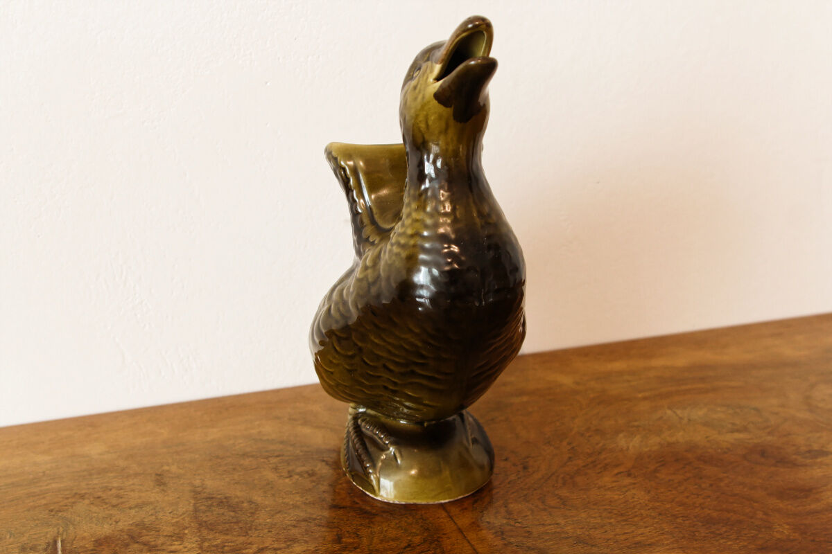 Duck pitcher in slip