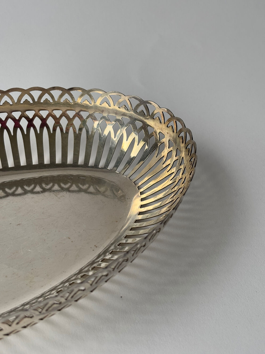 Vintage openwork basket in silver metal