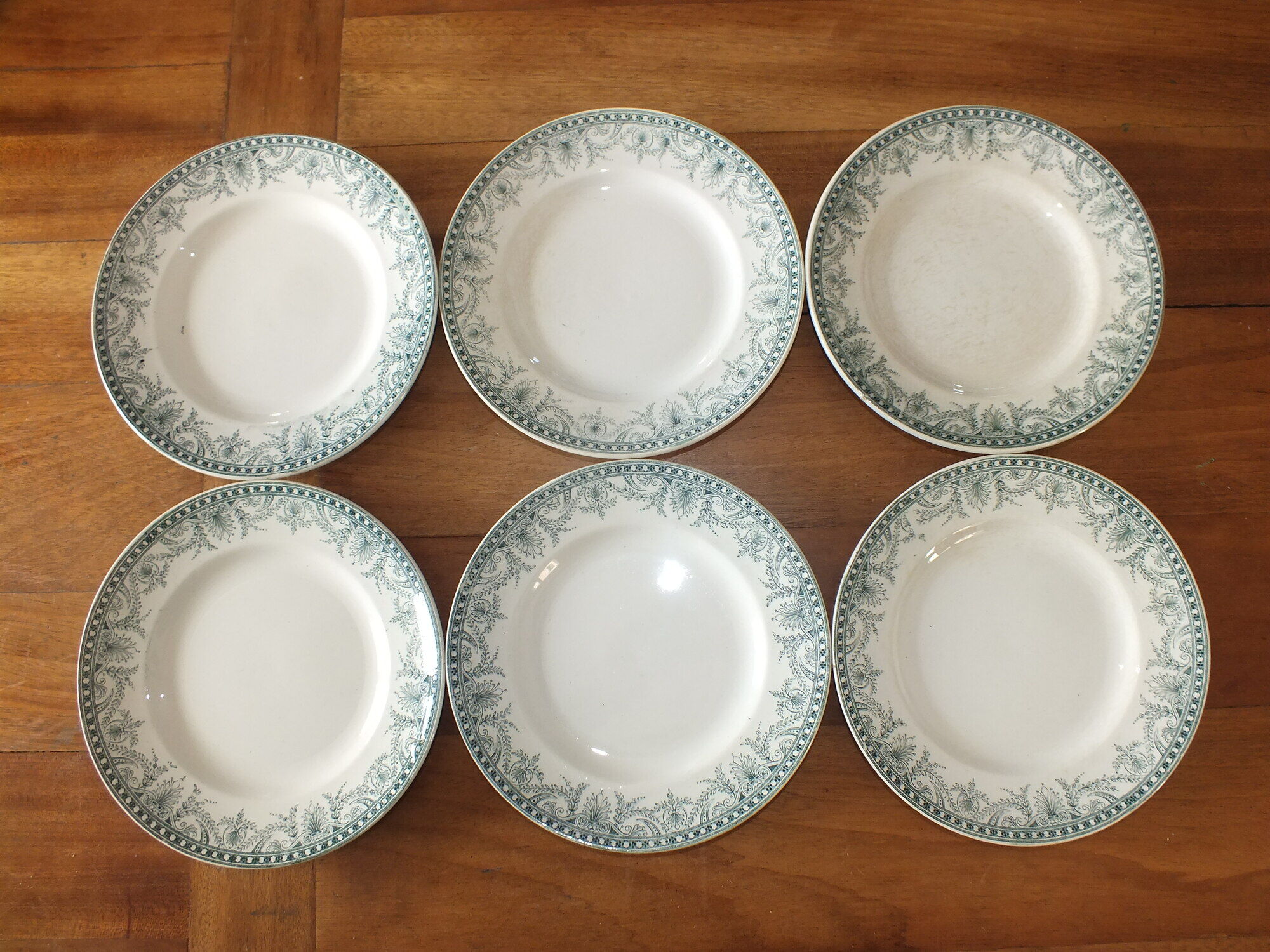 6 Flat plates in Iron Earth Moulin des Loups model Wilbur Lot 3