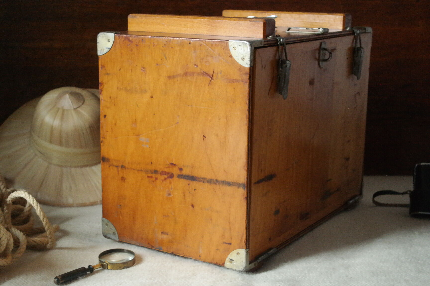 Caisse, vintage wood business firm