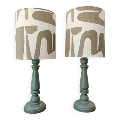 Paire de lampes en bois et abat-jours modernistes sur mesure