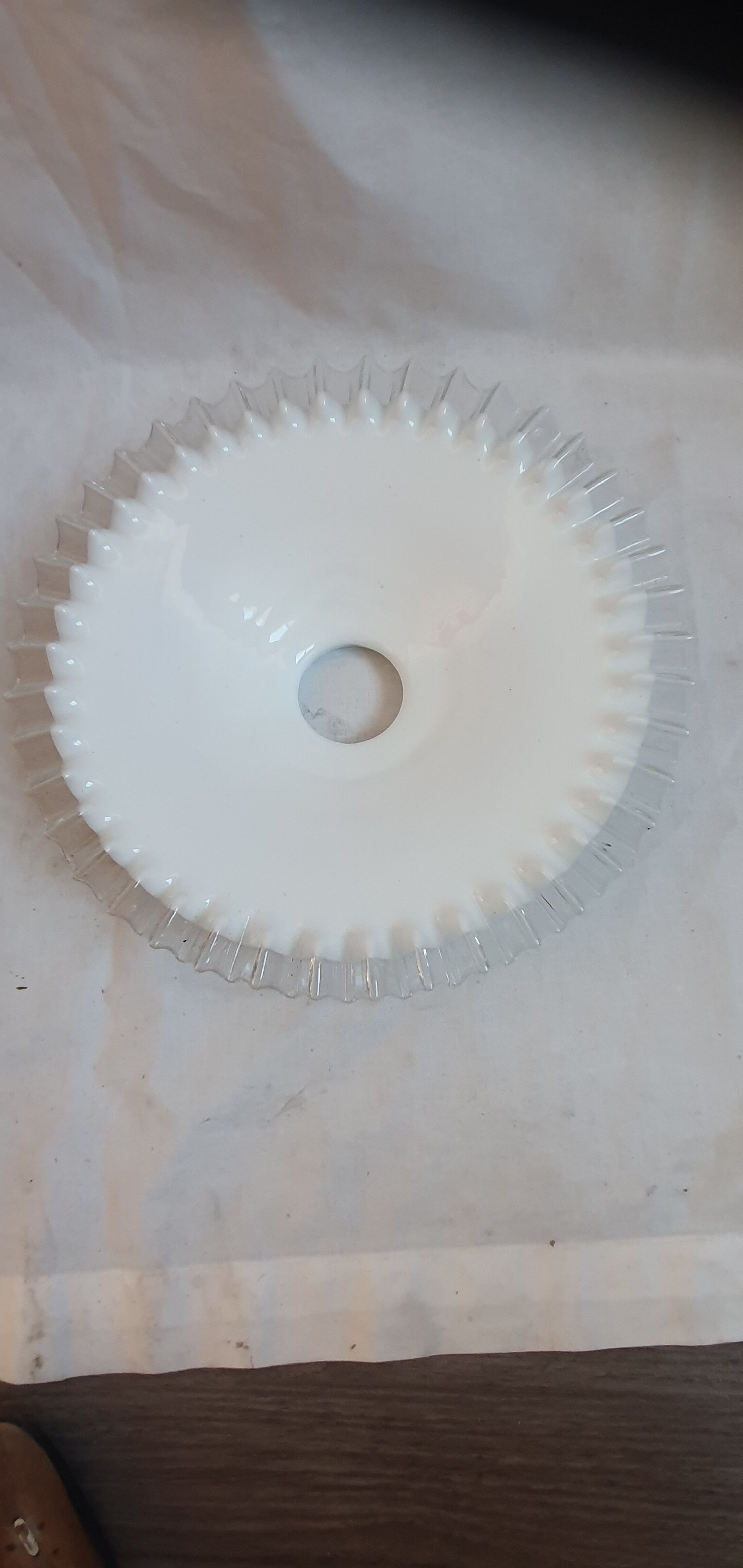 Opaline lampshade 1940/50