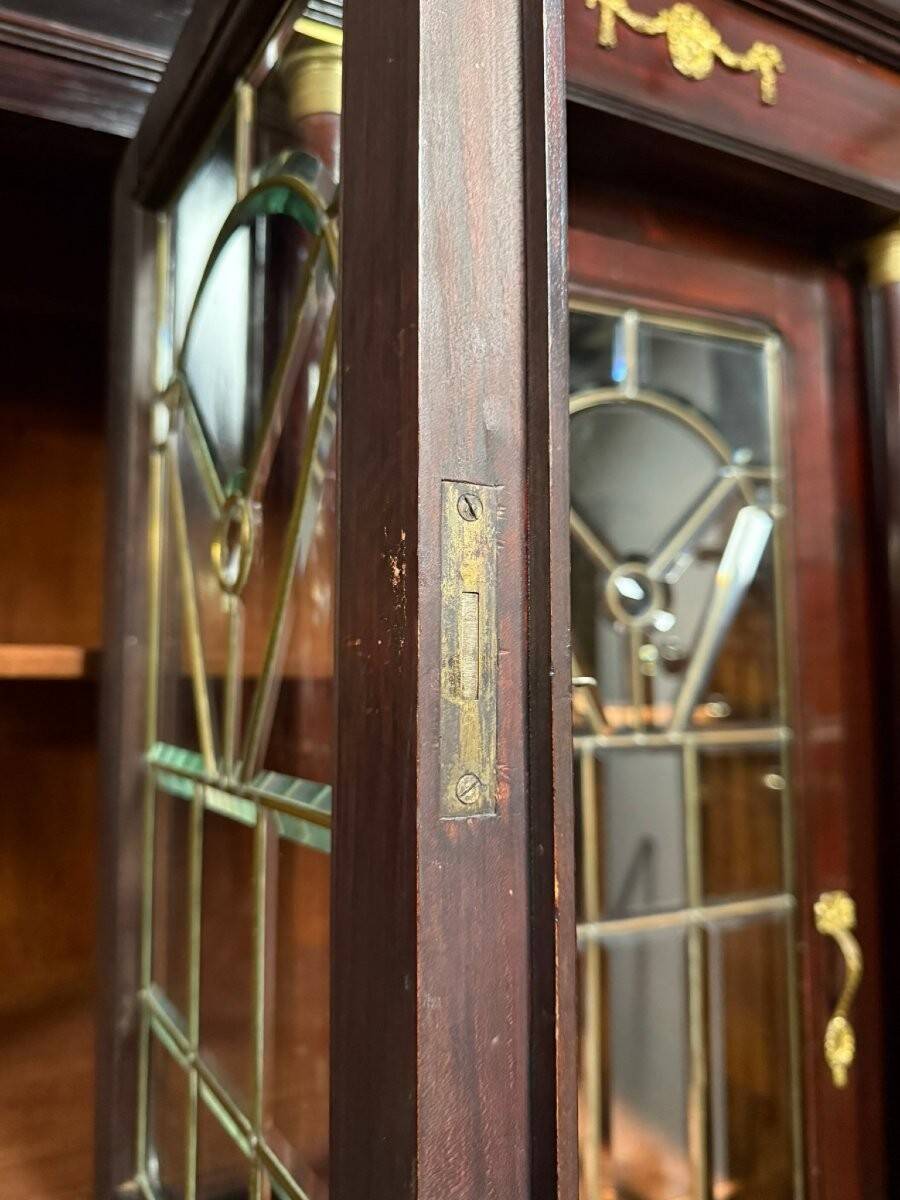 Large Empire-style display cabinet in mahogany from the late 19th century.