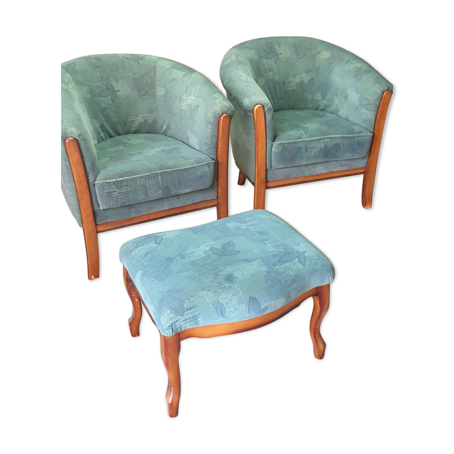 Club armchairs plus footrest