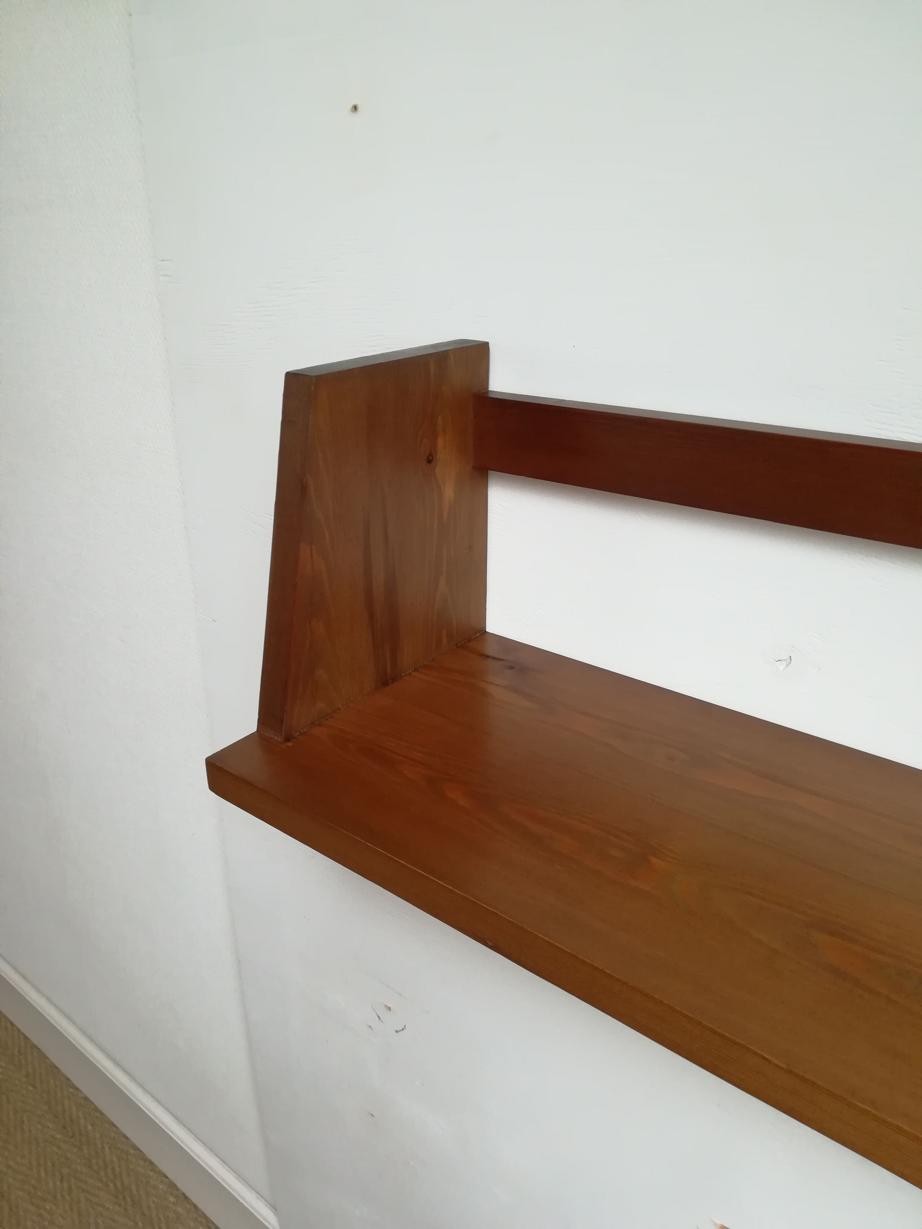 Wall shelf