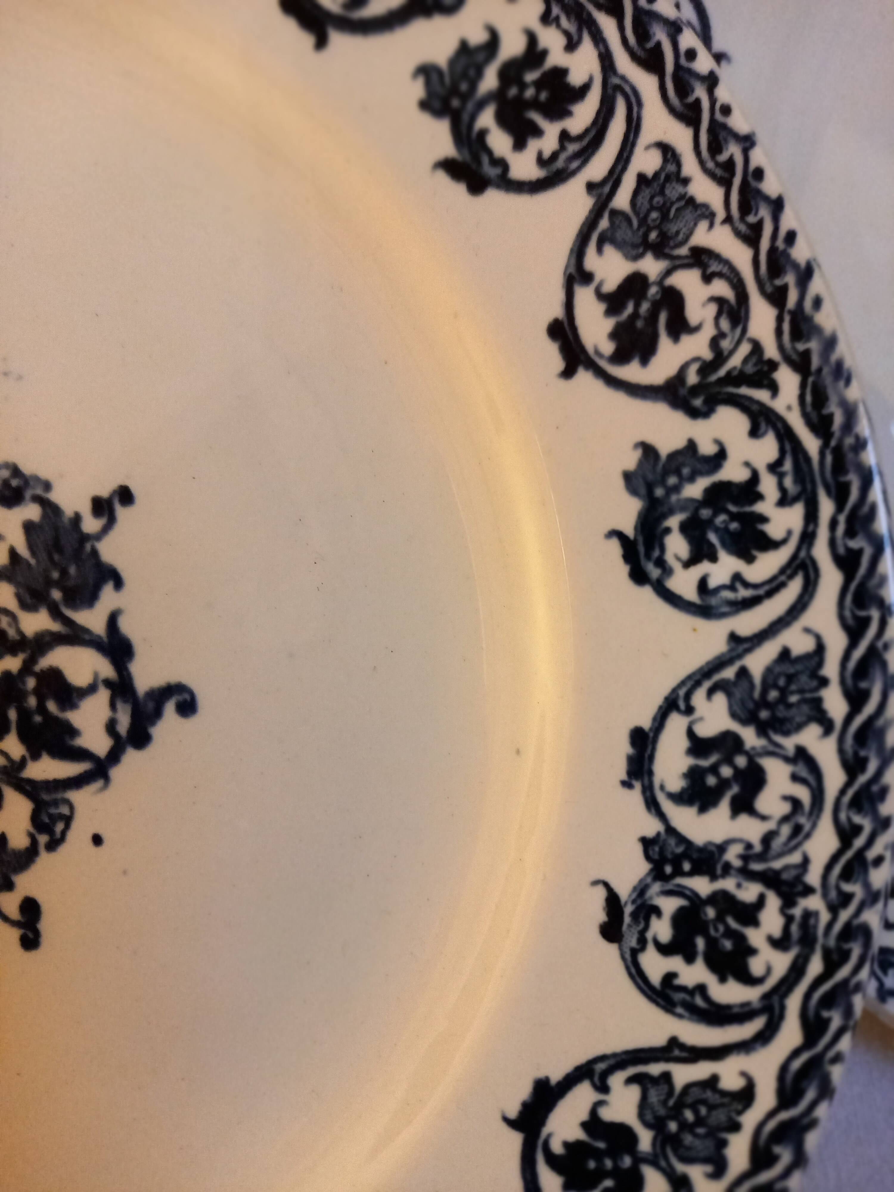 12 flat plates Terre de Fer, Brienne model, HB&CIE manufacture