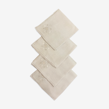 4 linen napkins