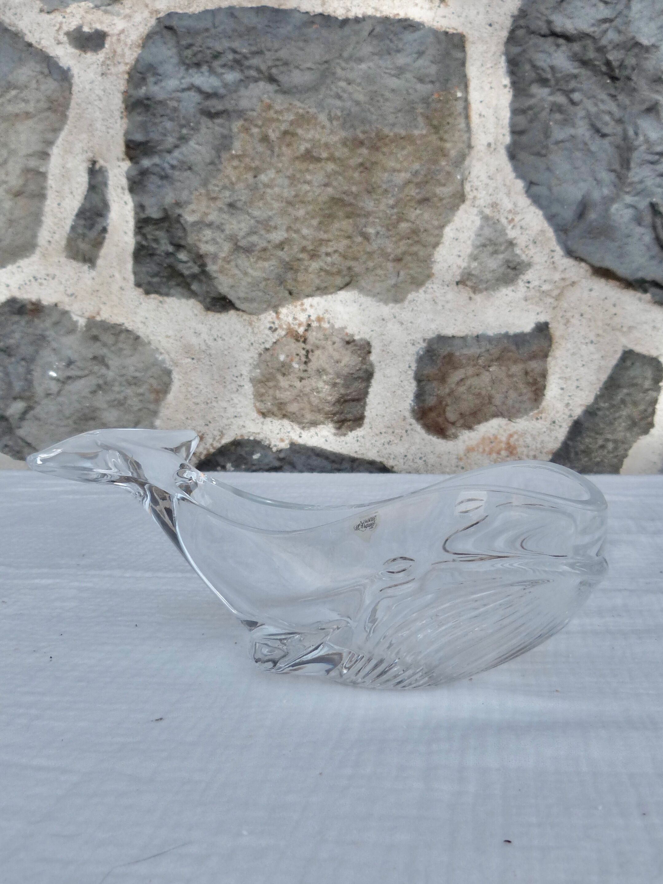 Empty whale pocket in Arques crystal