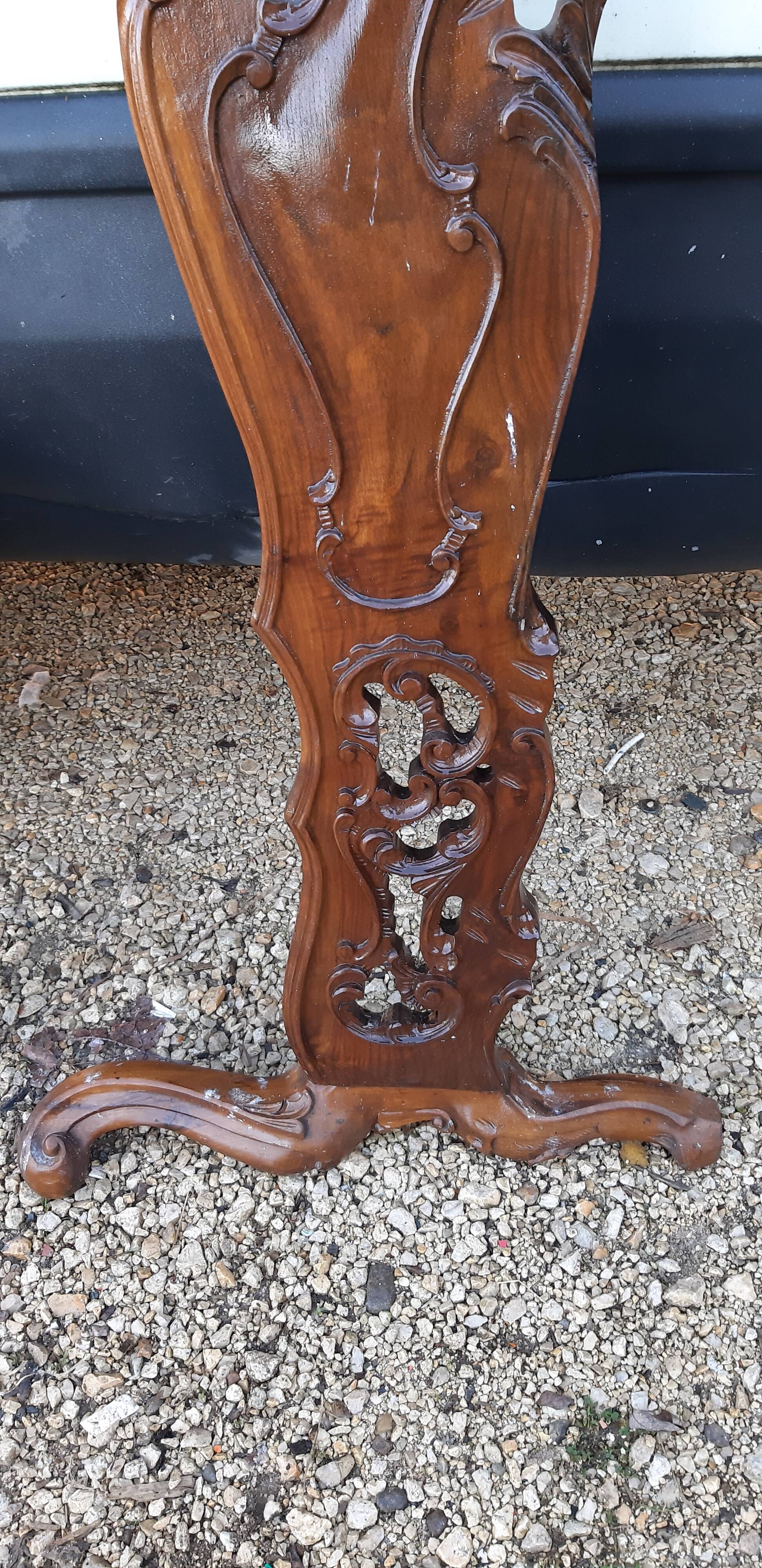 Rocaille style bed head