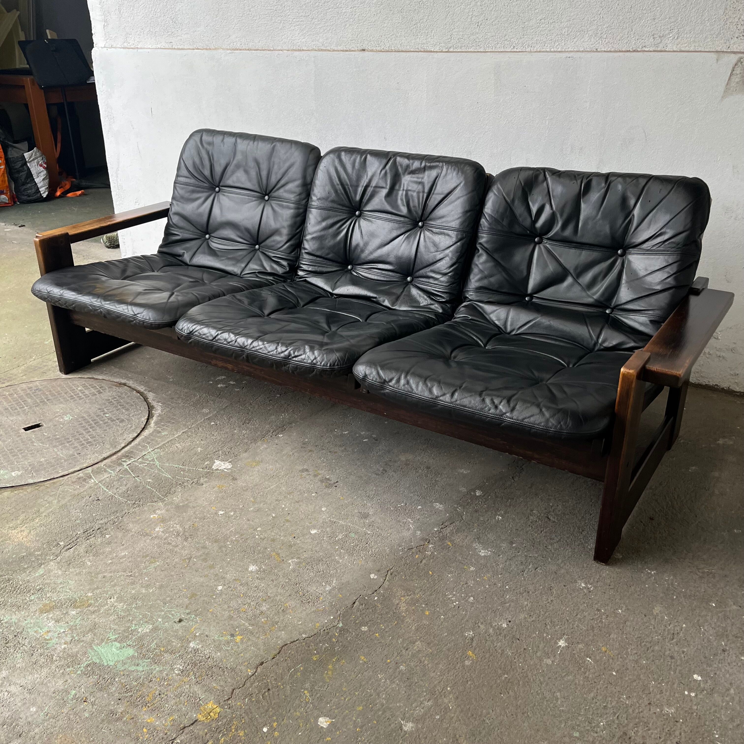 Sofa wood and black leather 60s
