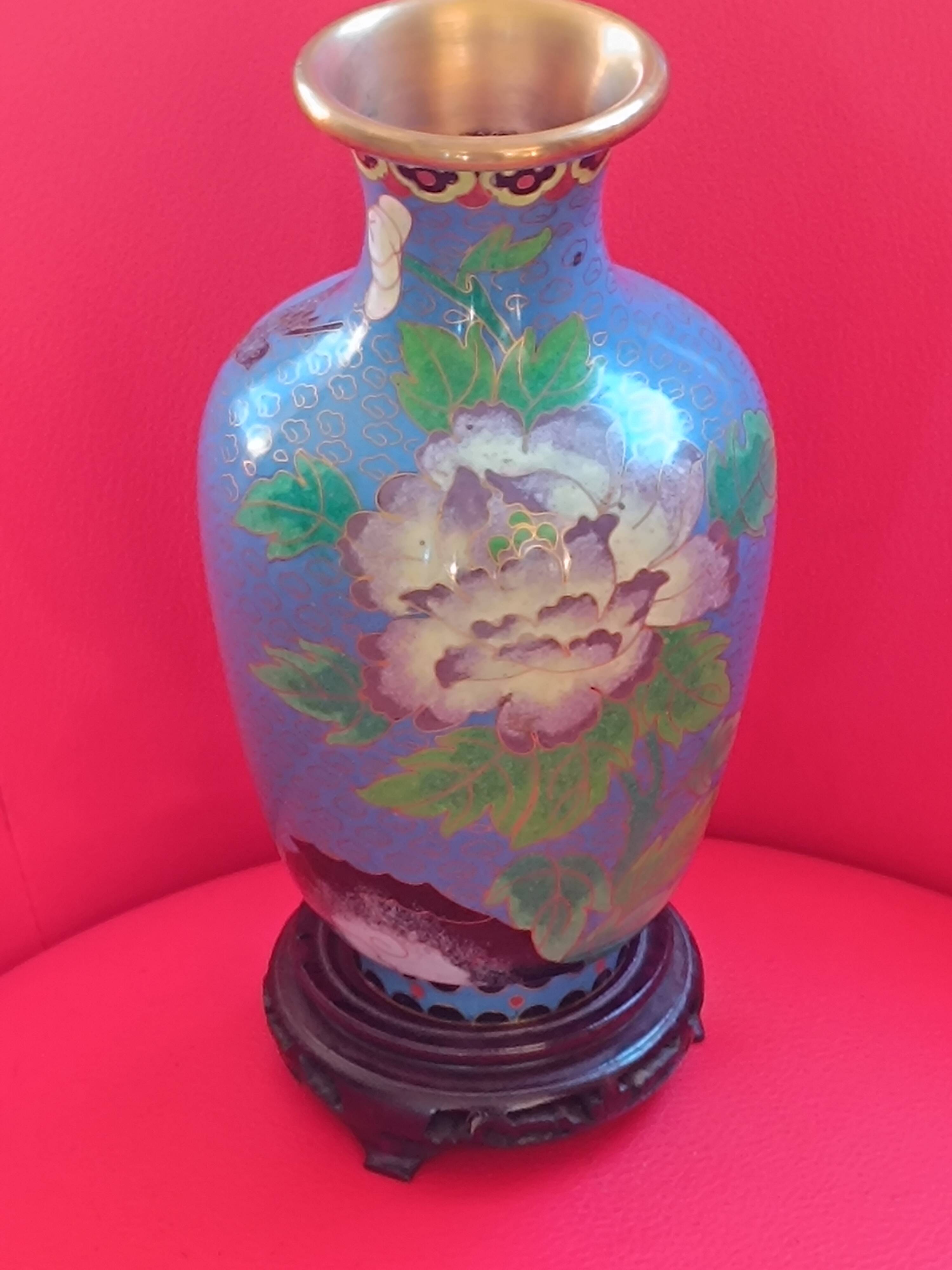Chinese enamelled vase on copper on a base. Shades of blue.