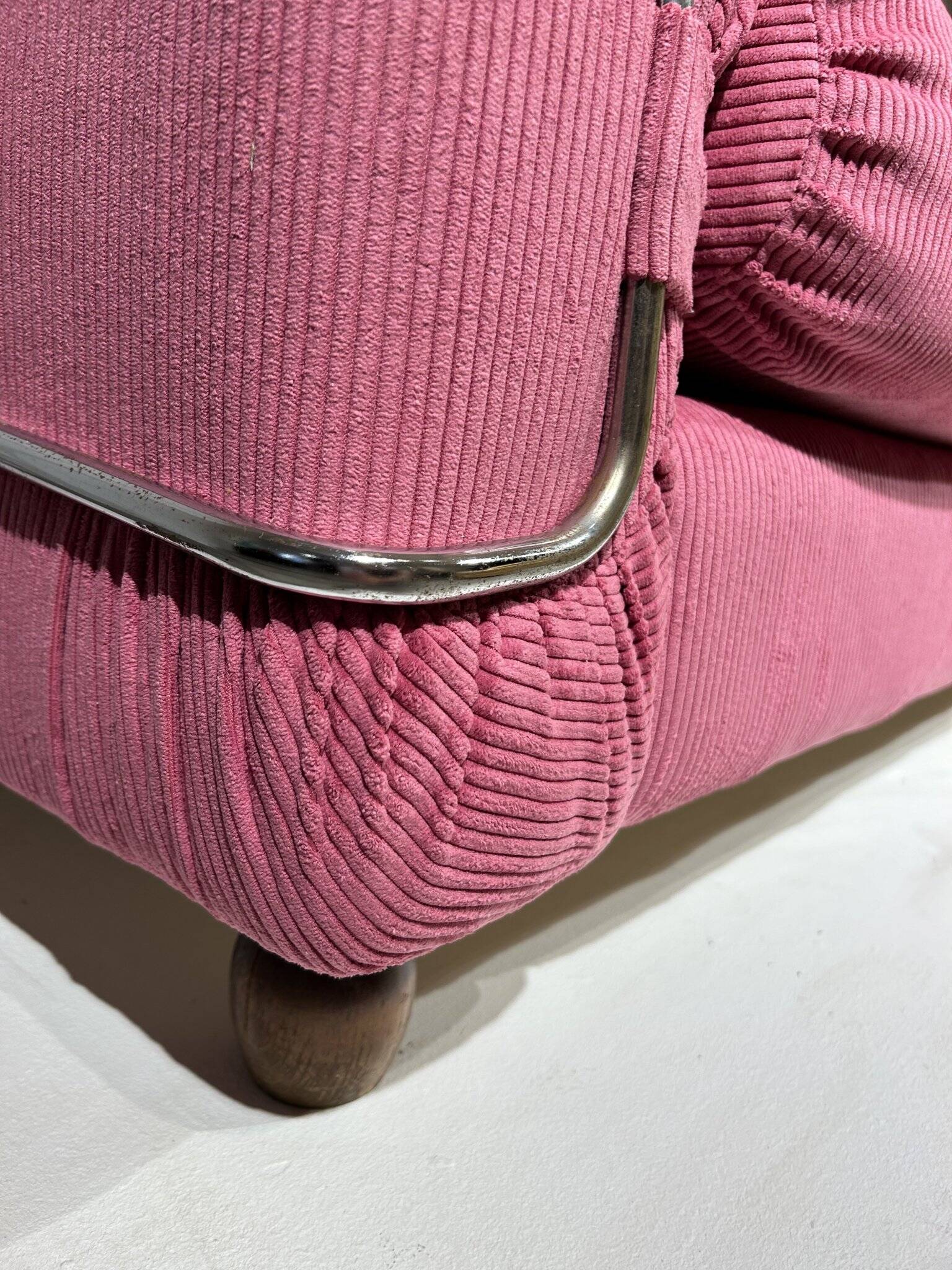 Three-seater corduroy sofa in pink, Piazzesi