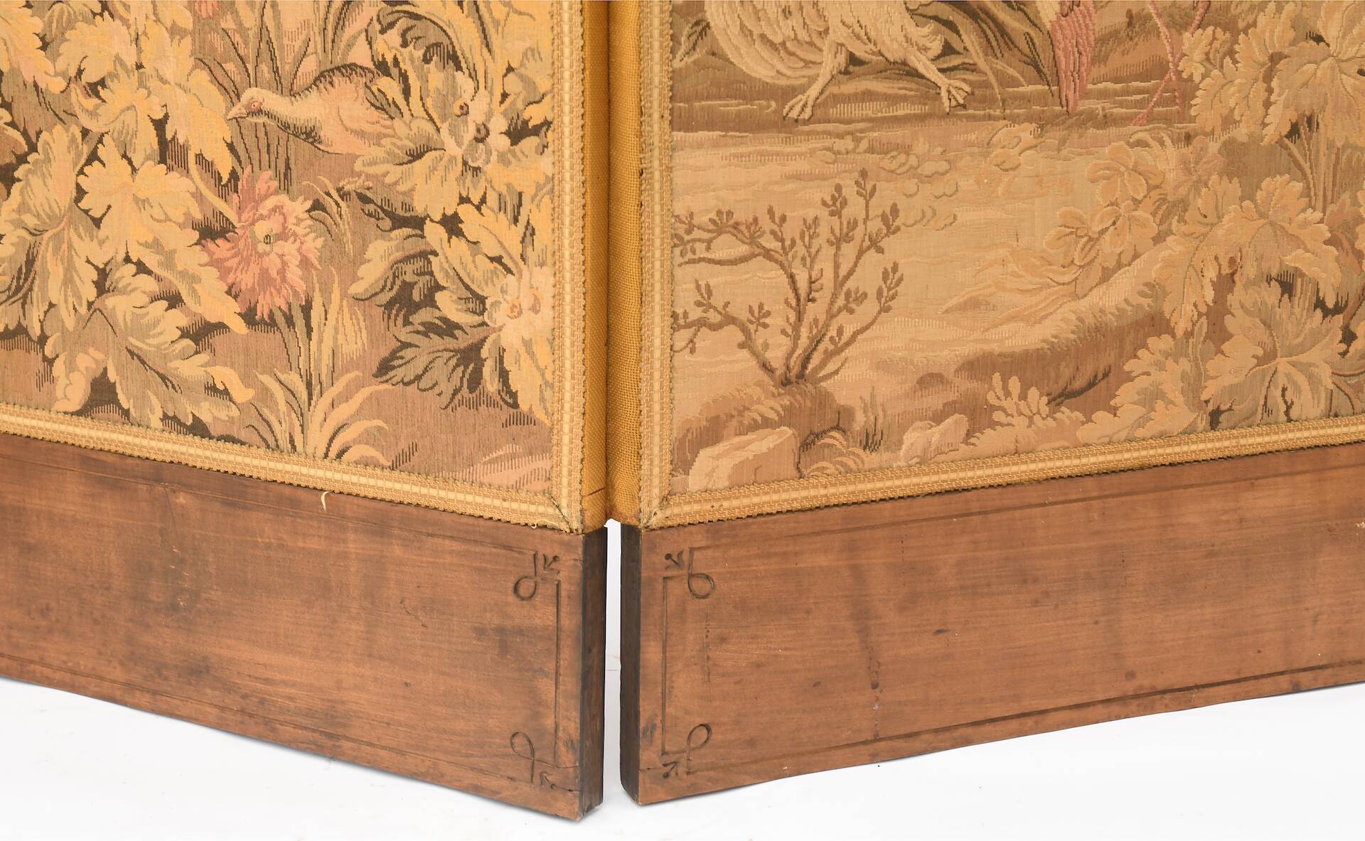 3-panel screen with tapestry decorated with landscape scenes