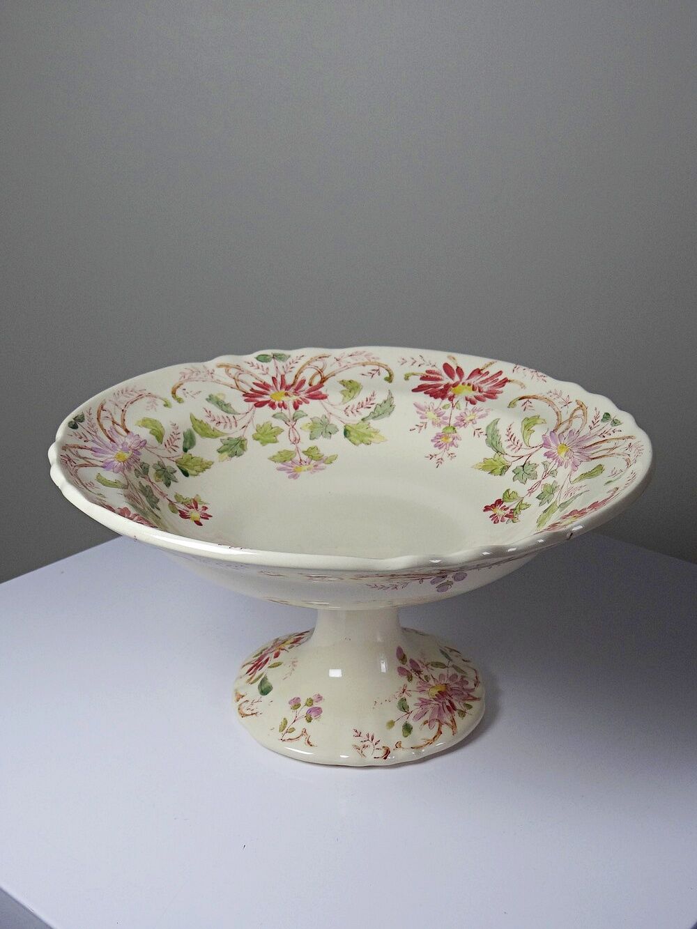 Compotier ancien Longchamp Terre de Fer modèle Pâquerettes polychrome