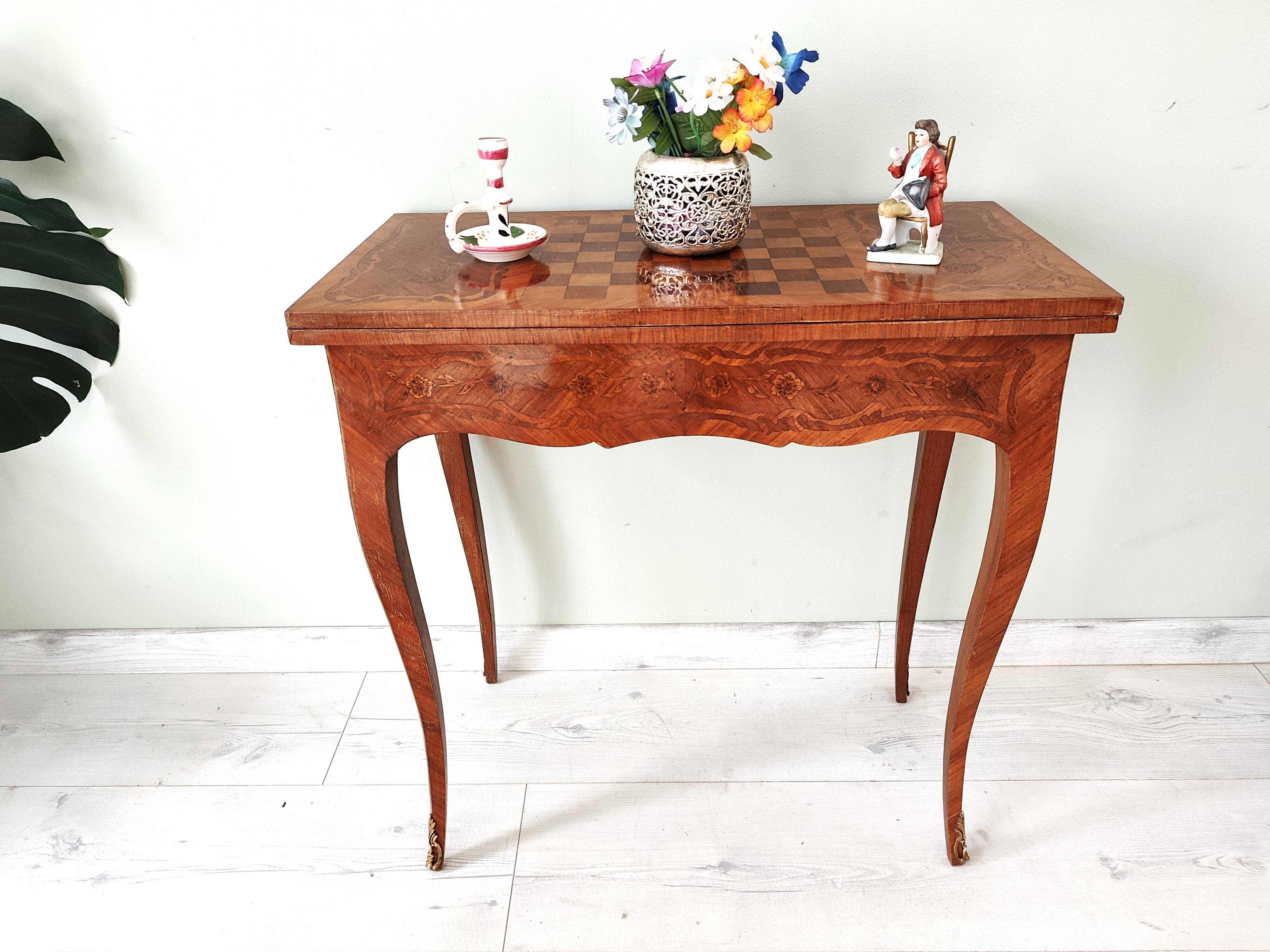 Table de jeux Louis XV en chêne marquetée