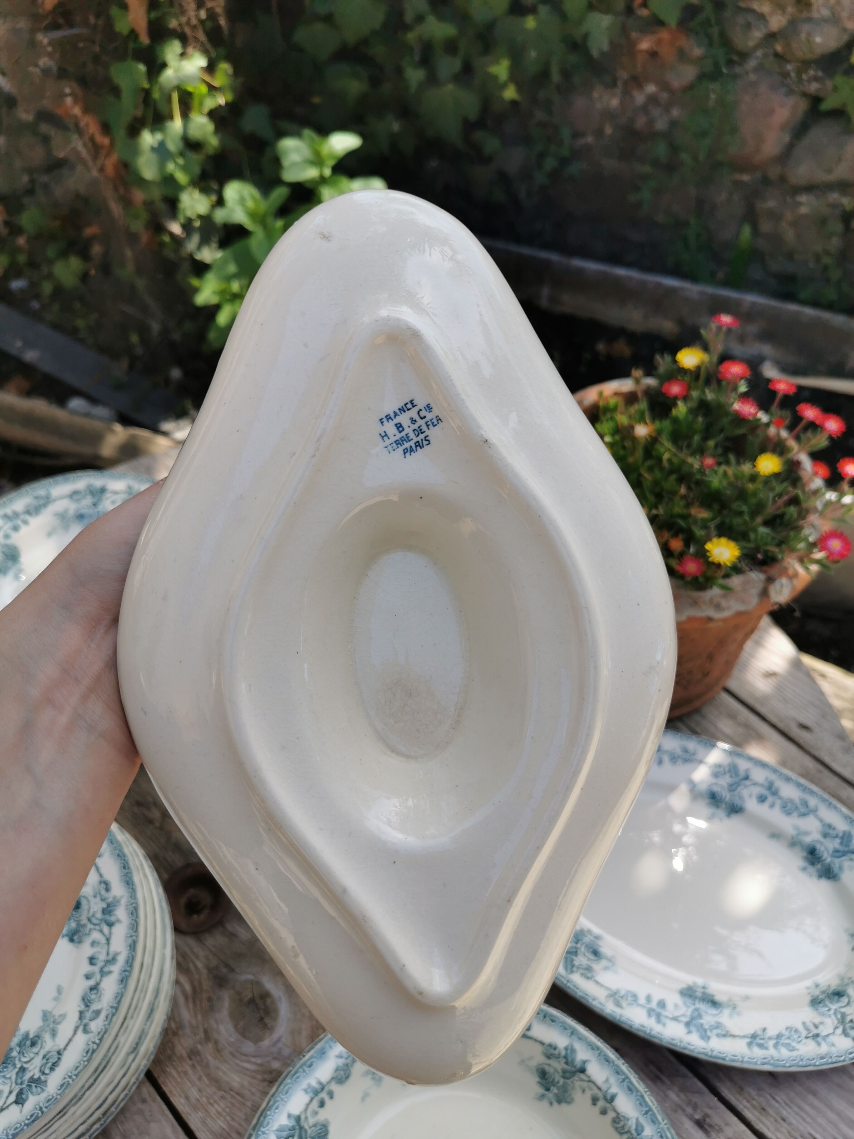 Saucière ancienne terre de fer H. Boulenger