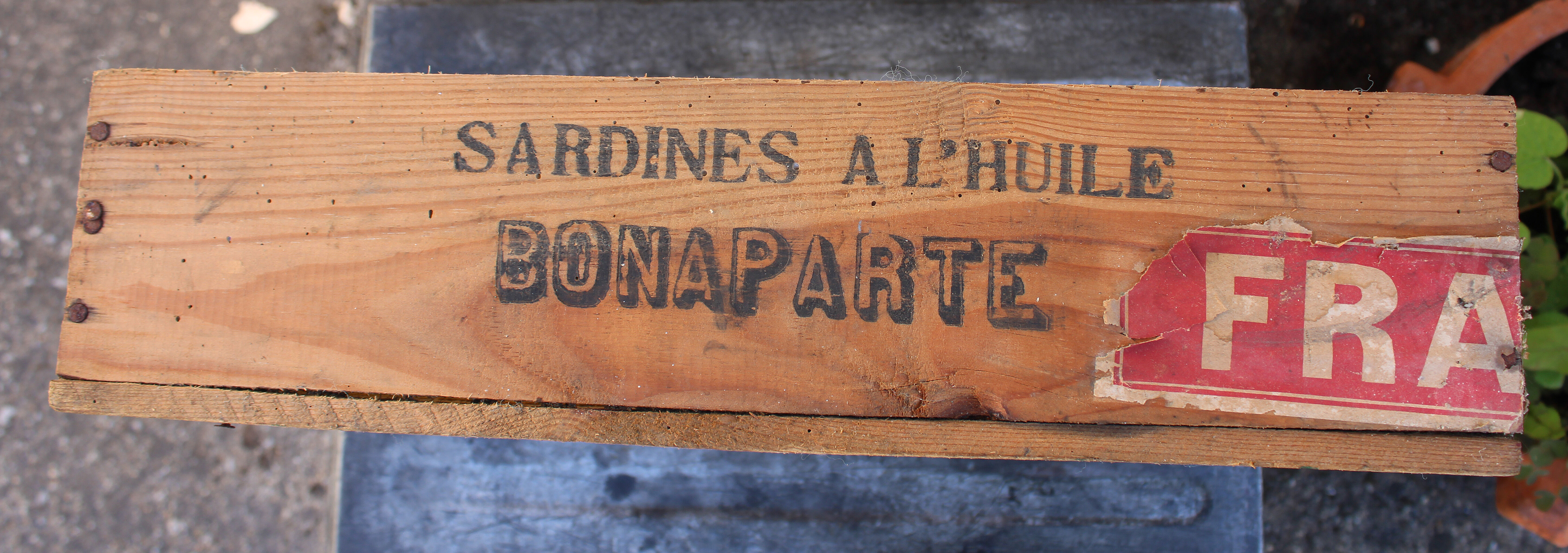 Wooden crate "Sardines Bonaparte"