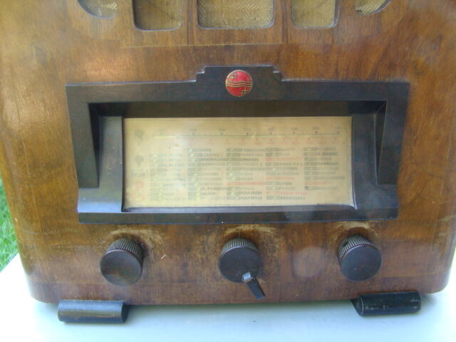 Radio set cabinetry vintage wood