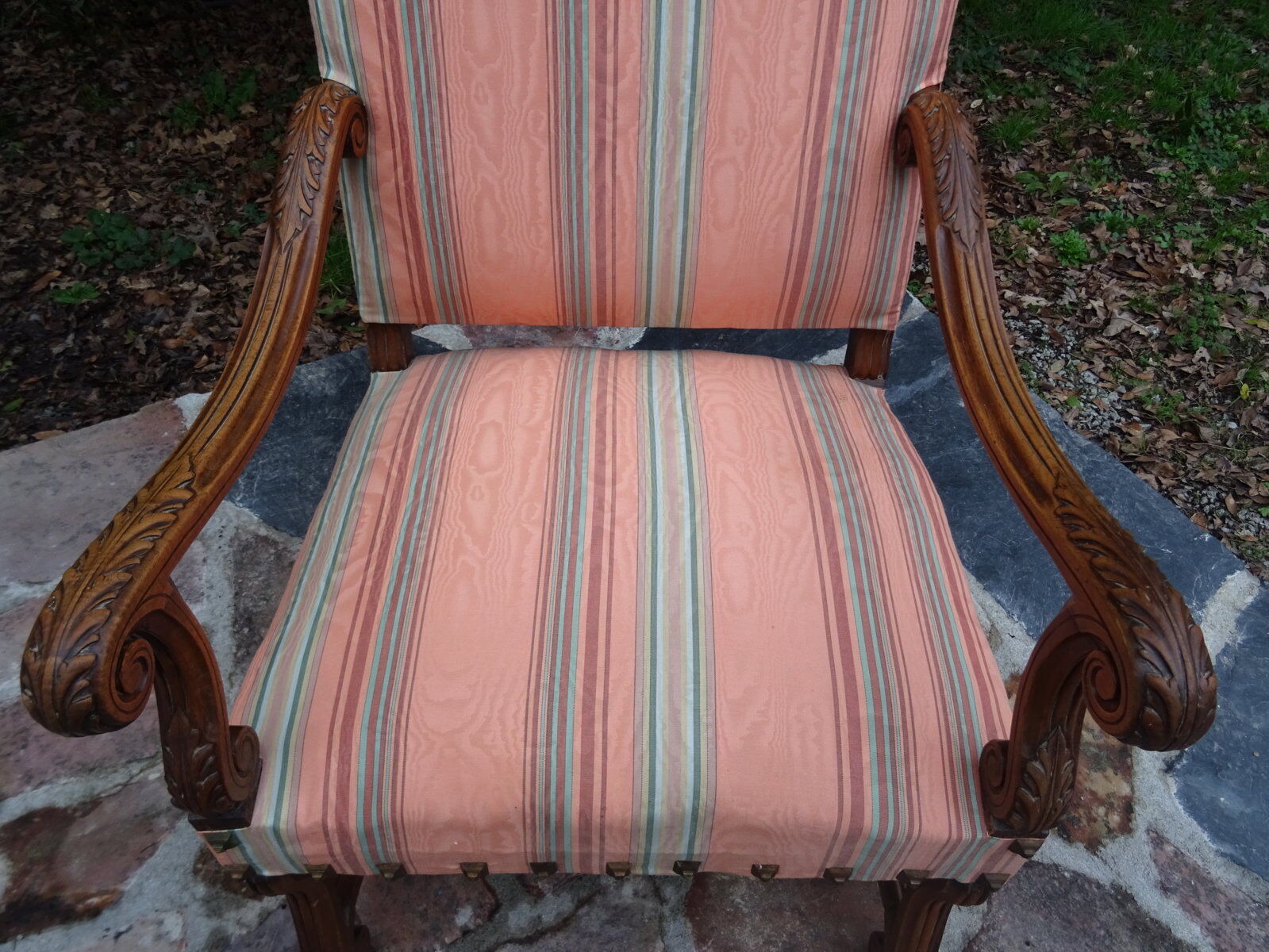 Louis XIII acanthe-leaf chair