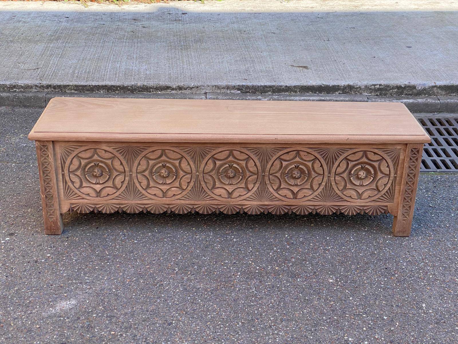 Banc coffre breton du 19ème siècle rénové en chêne massif 155cm