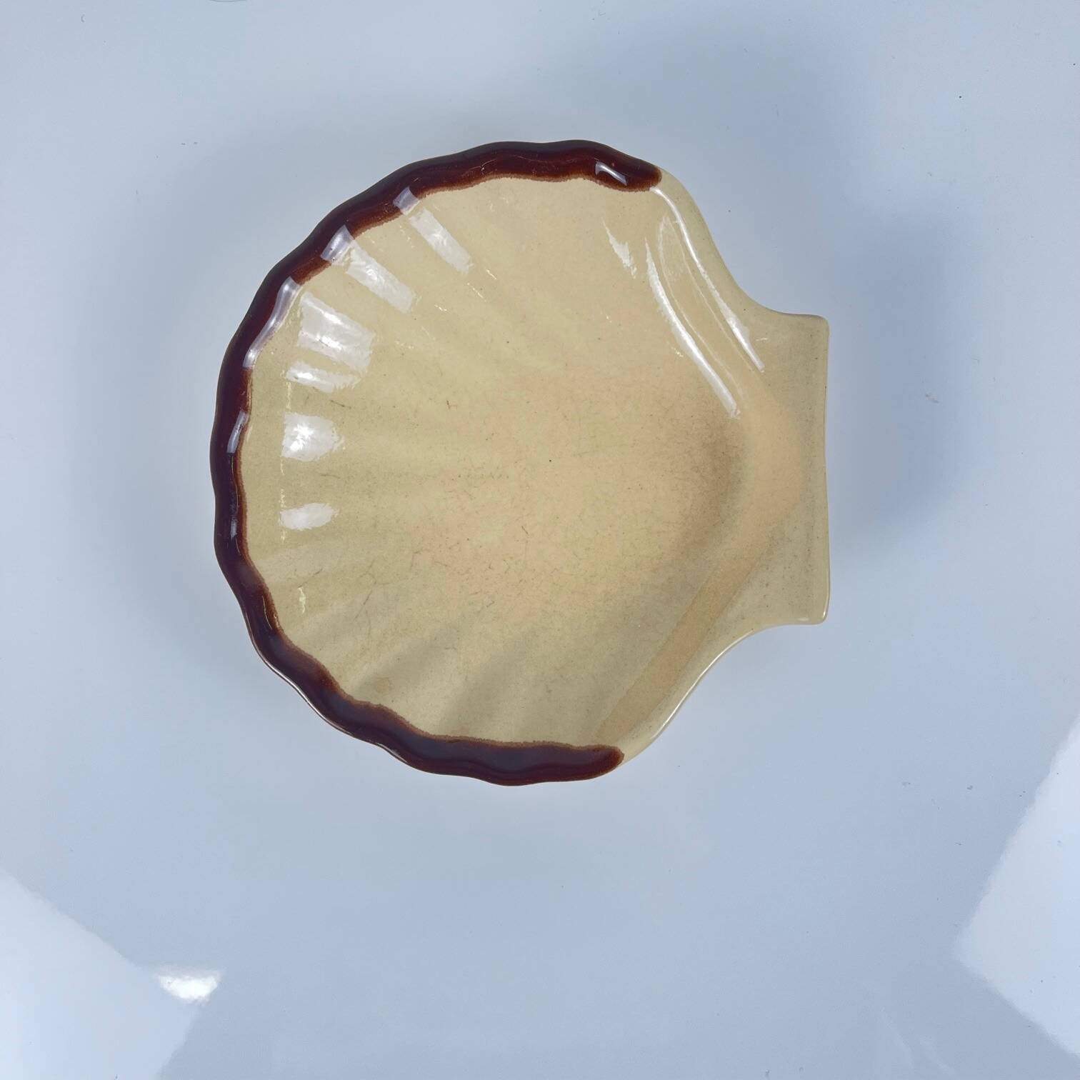 Set of 6 ceramic scallop shells by E. Henry, 1960