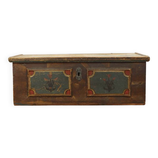 Coffre de mariée en folk art peint antique