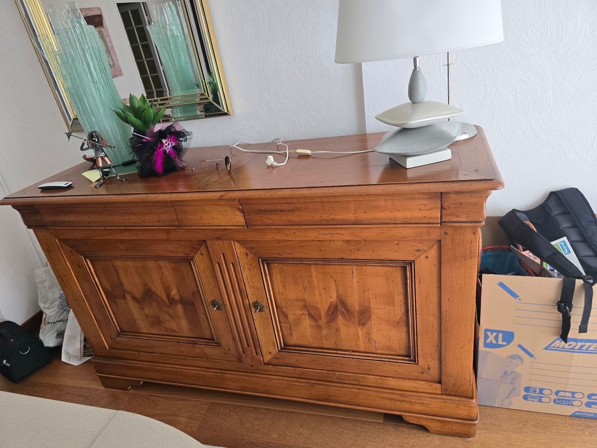 Low buffet in cherry wood.