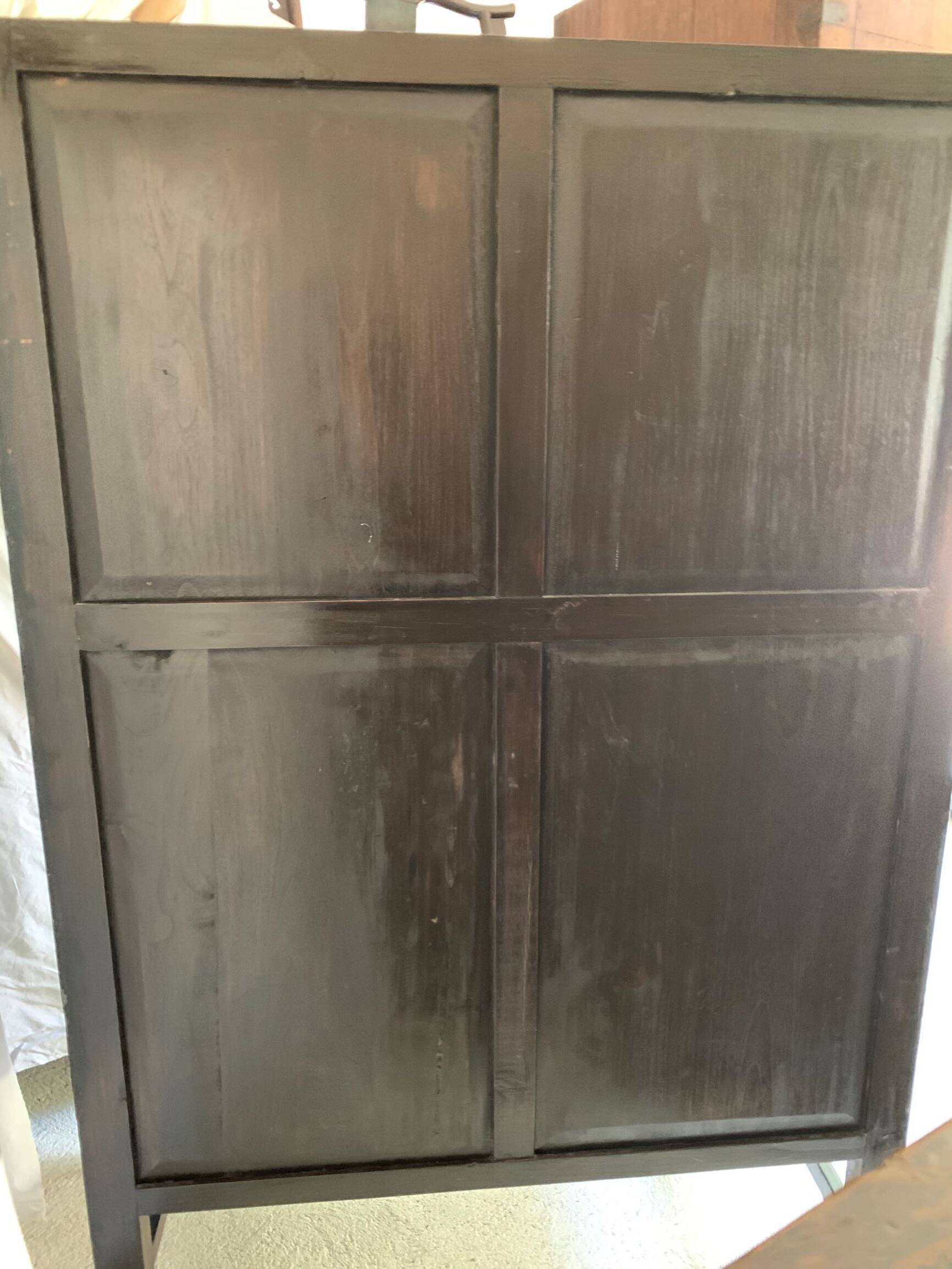 Chinese lay cabinet