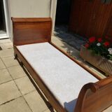 Lit bateau style louis-Phillipe noyer massif