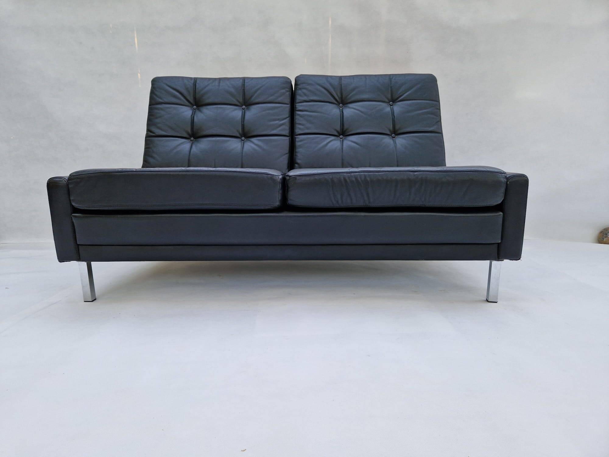 Canapé 2 places, vintage, chrome, cuir noir, Danemark, années 1960.