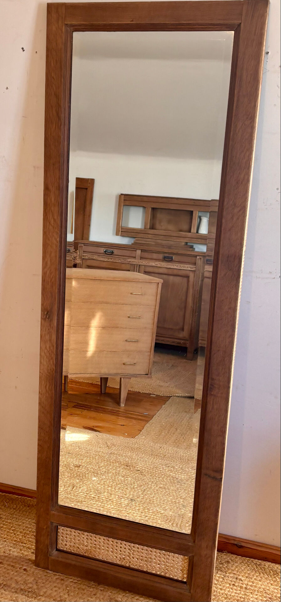 Grand miroir ancien en chêne massif brut et cannage 