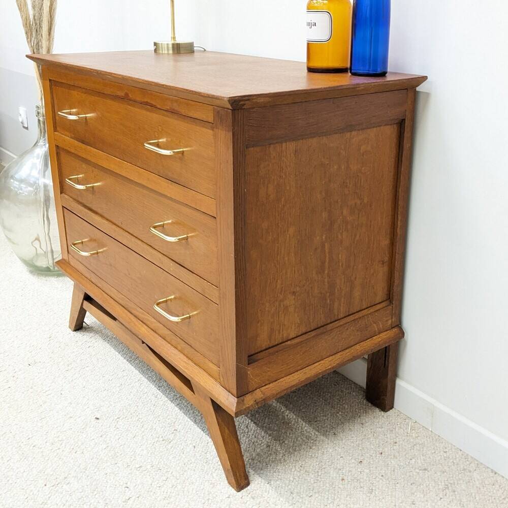 Vintage chest of drawers