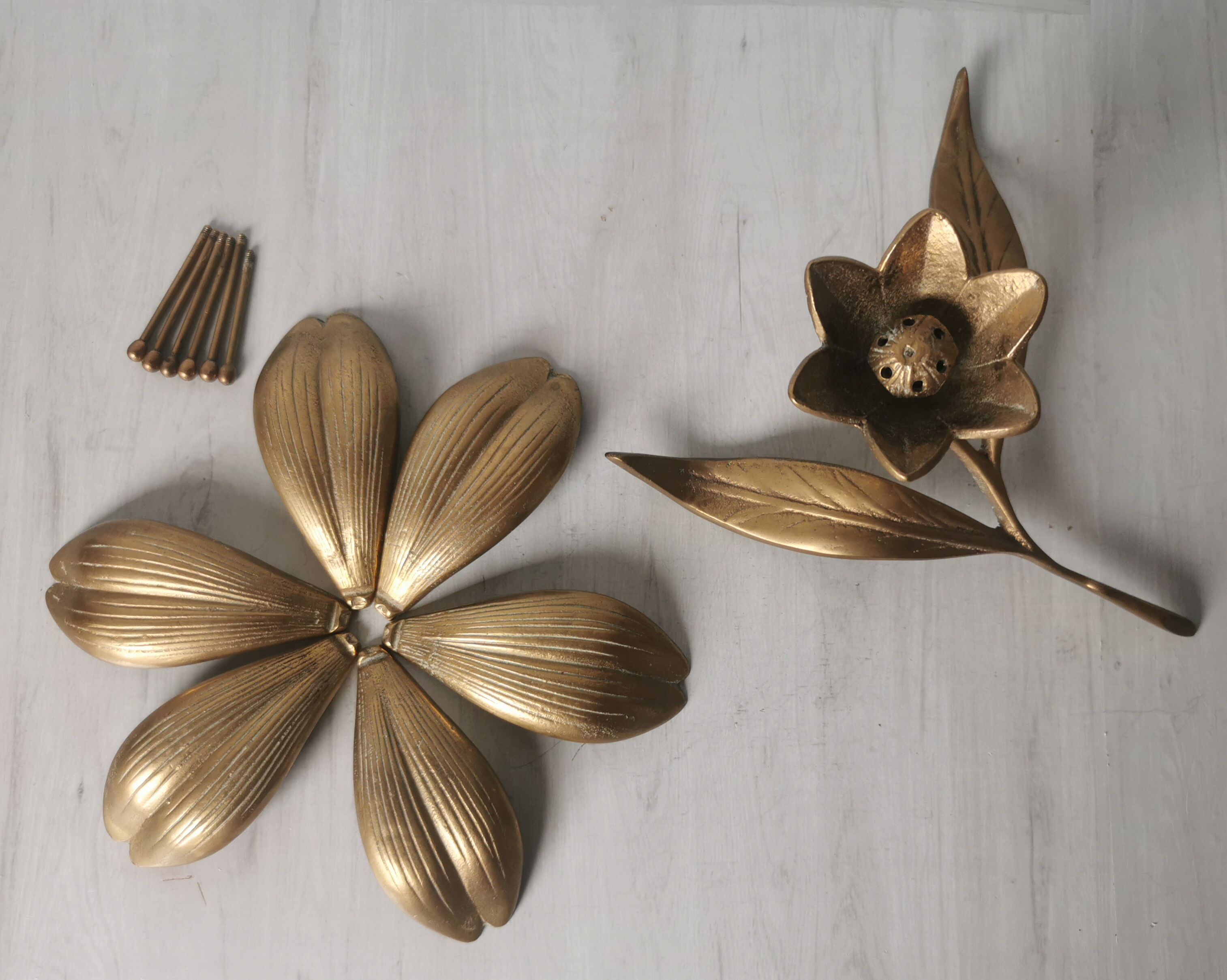 Brass ashtray fleur de lys with petals